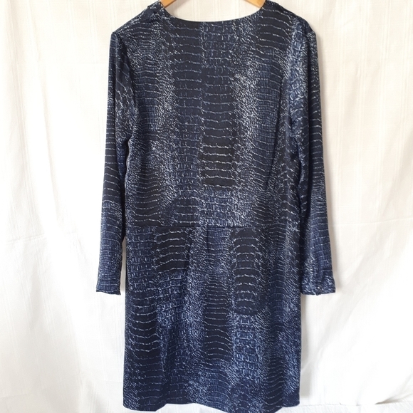 h by  Halston  V-Neck Crossover  Dress - Picture 3 of 10